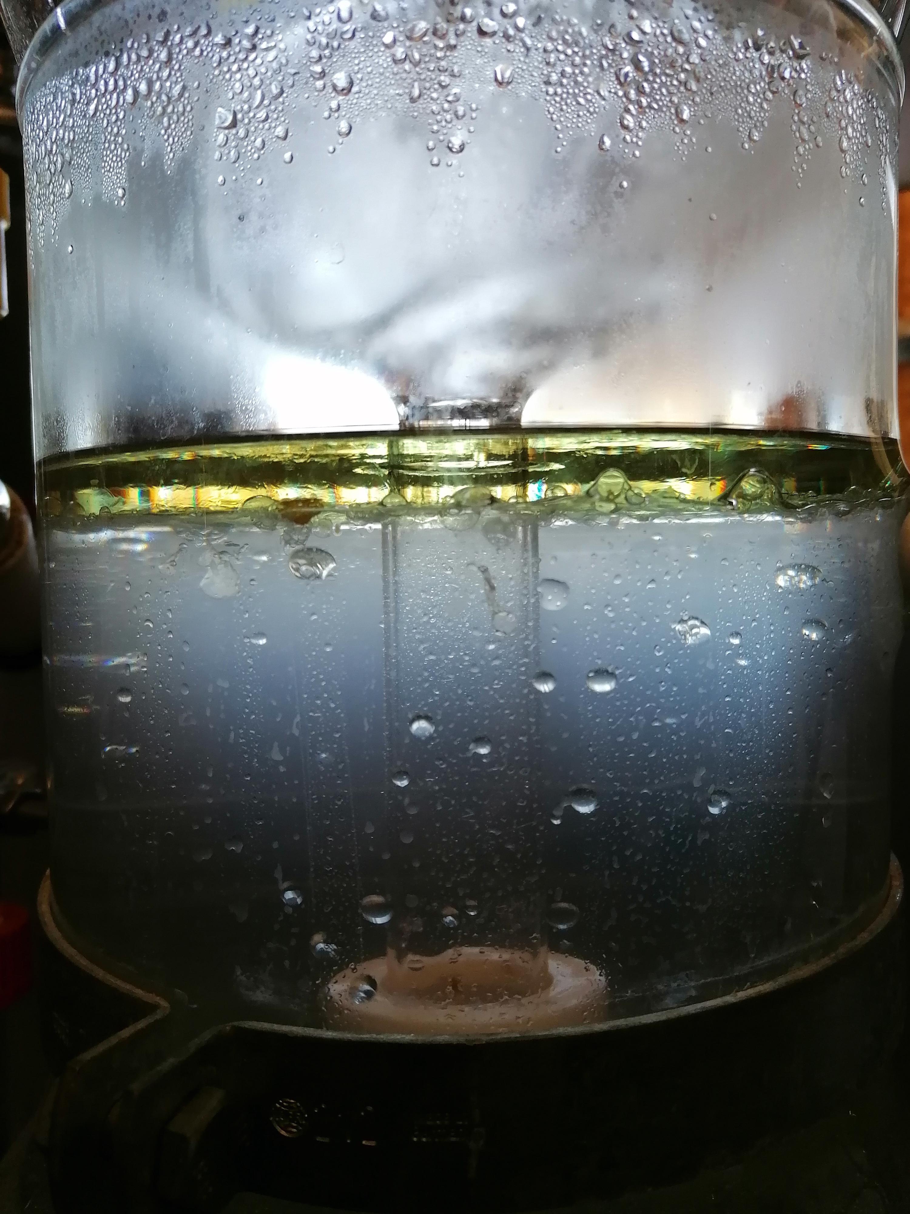 Decouvrez la distillation Hydrolat aus Atlaszeder 100% biologisch und handwerklich hergestellt
