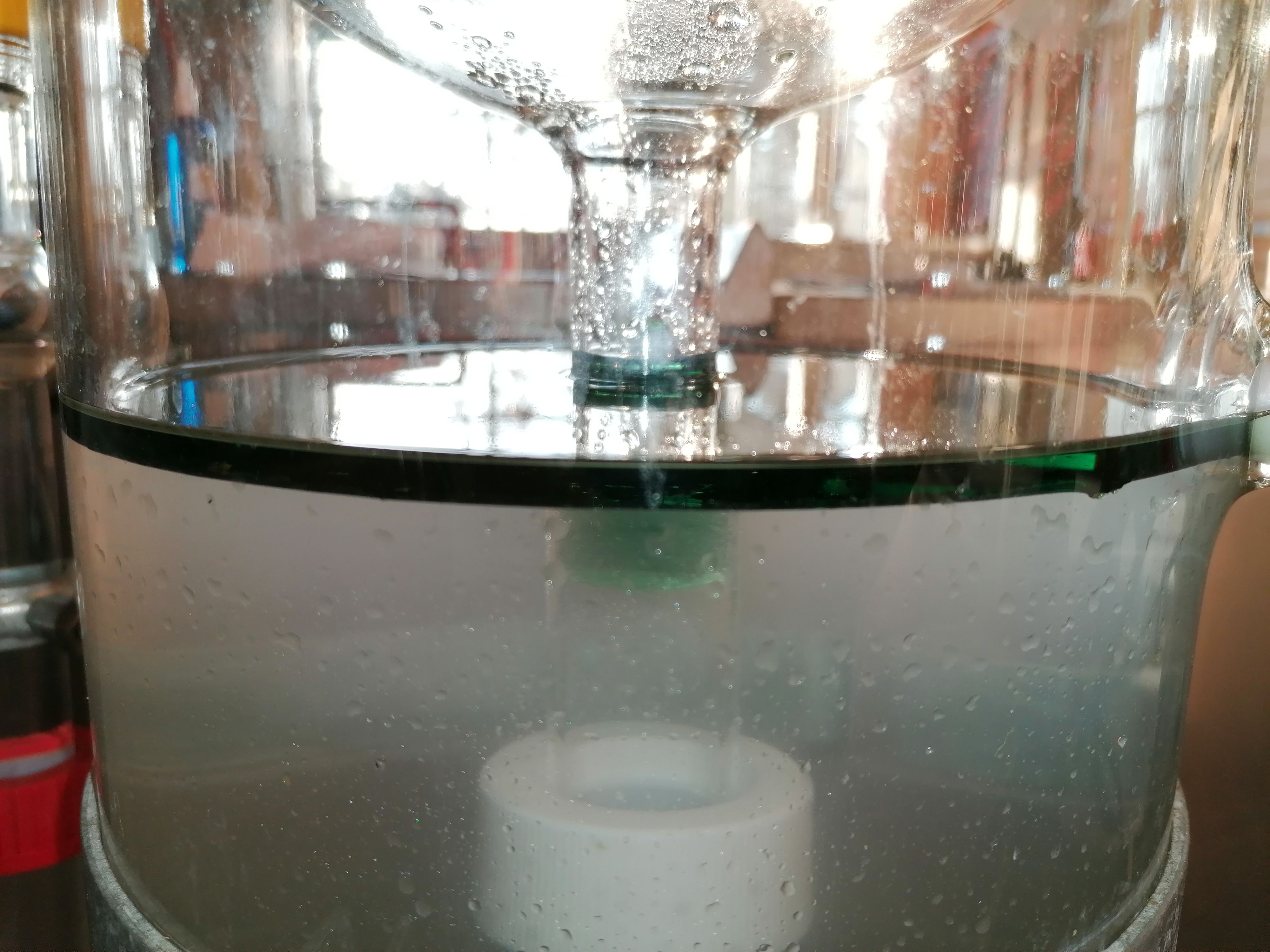 Decouvrez la distillation Hydrolat aus Geranium rosat bourbon 100% Bio und handwerklich hergestellt